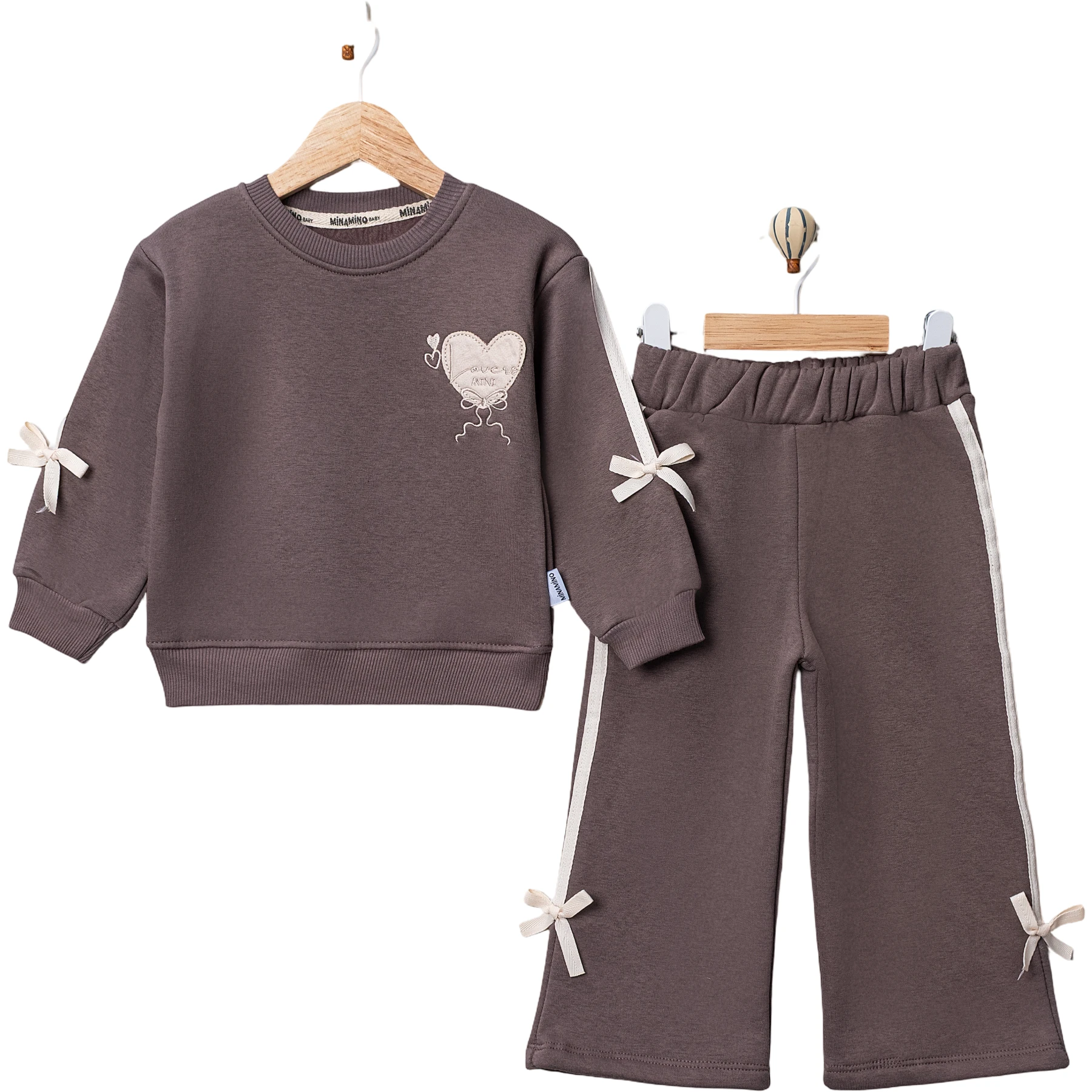 PELUŞ KALP NAKIŞLI GROGREN ŞERİT DETAYLI AKSESUARLI KIZ TAKIM 2Y,3Y,4Y,5Y Kız