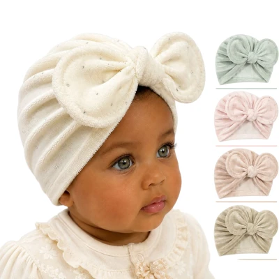CAP&MORE KADİFE BONE KULAKLI TAŞ BASKI  3 Ay,6 Ay,9 Ay,12 Ay,18 Ay Kız